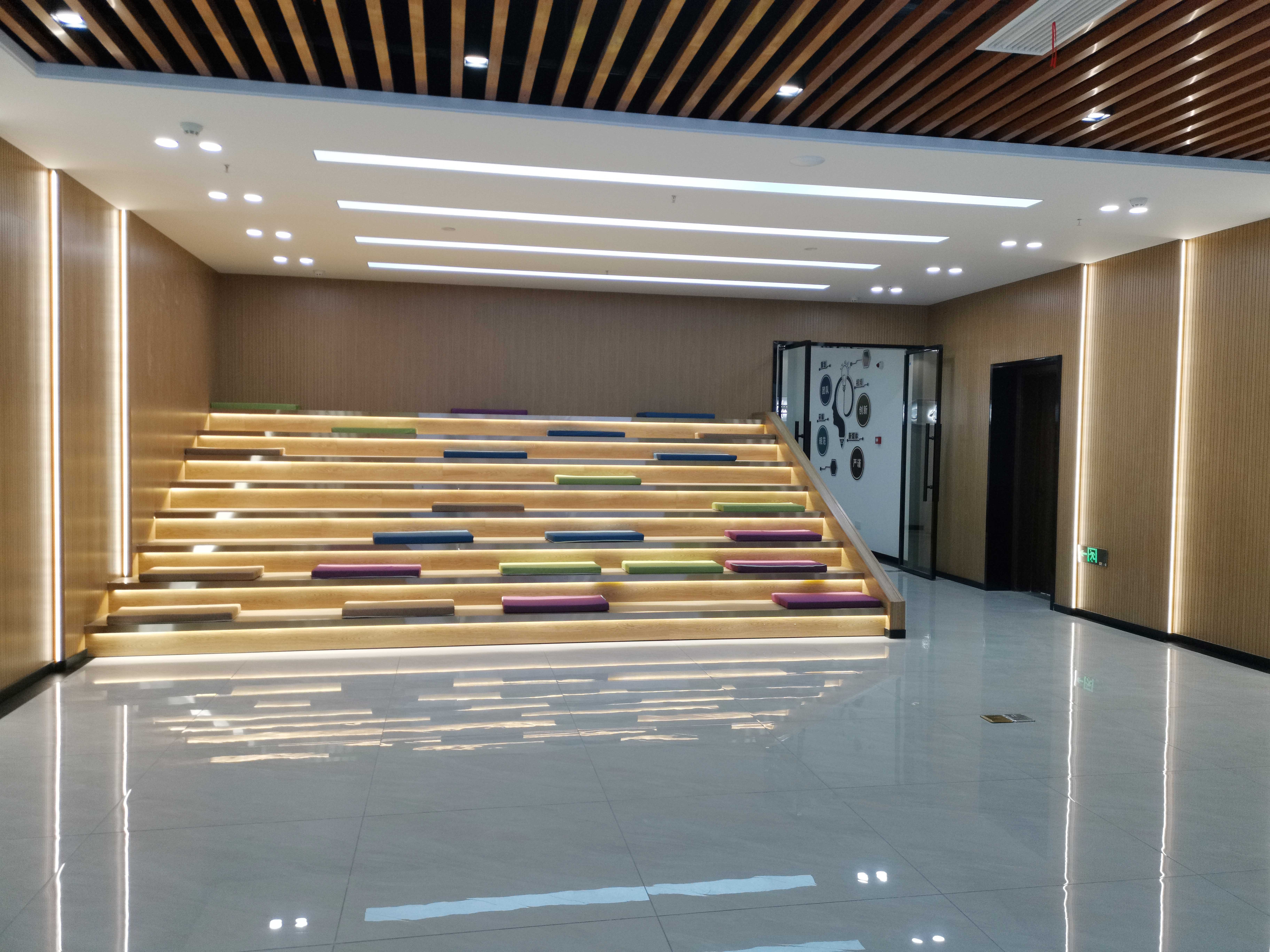 全椒國家電網(wǎng)500平方現(xiàn)代風(fēng)展廳裝修案例(圖7) 微信圖片_2023062617311613 副本.jpg