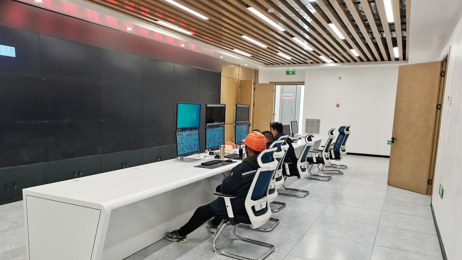 阜陽(yáng)潁上覓拓500平方中控辦公室裝修案例(圖2) 微信圖片_20240320114552 副本.jpg