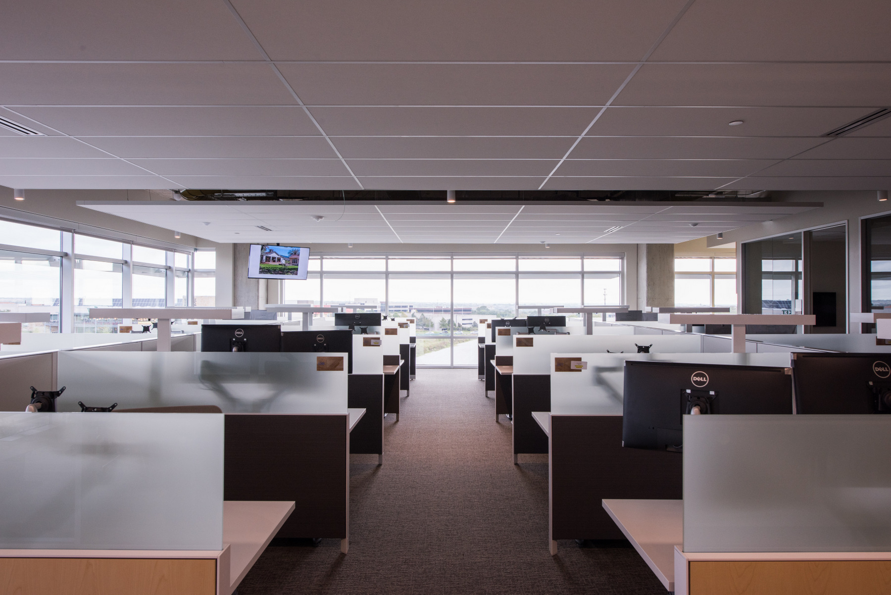 合肥2000平方現(xiàn)代簡約辦公室裝修案例分析(圖1) 國外辦公 (3).jpg