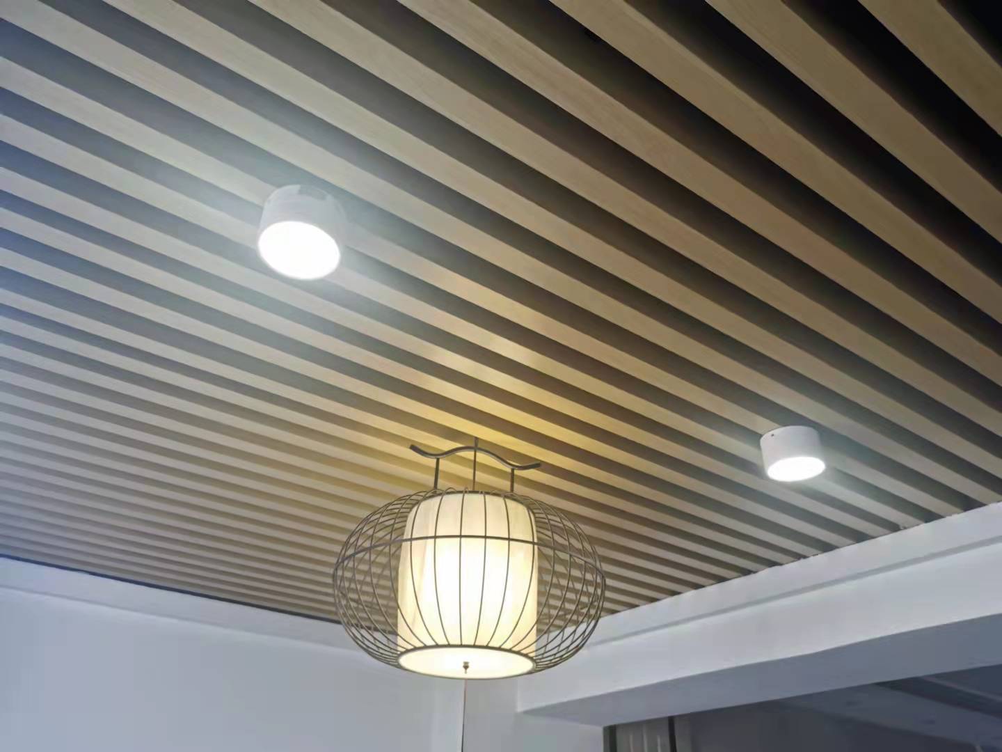 合肥裝修公司-裝修有多少種吊頂？分別的是特點(diǎn)是什么？(圖1)